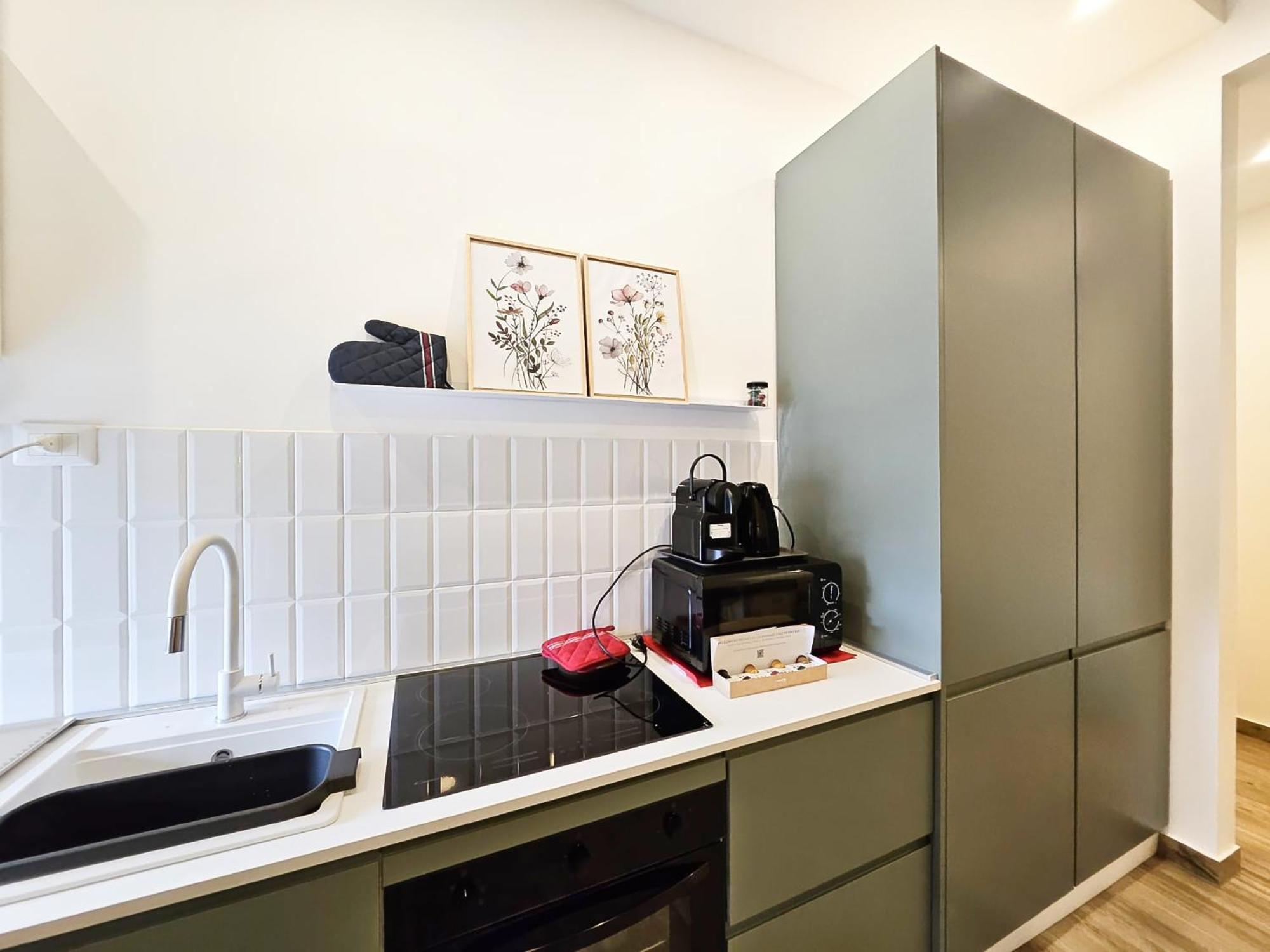 Hbhall Linate Apartment Milan Bagian luar foto